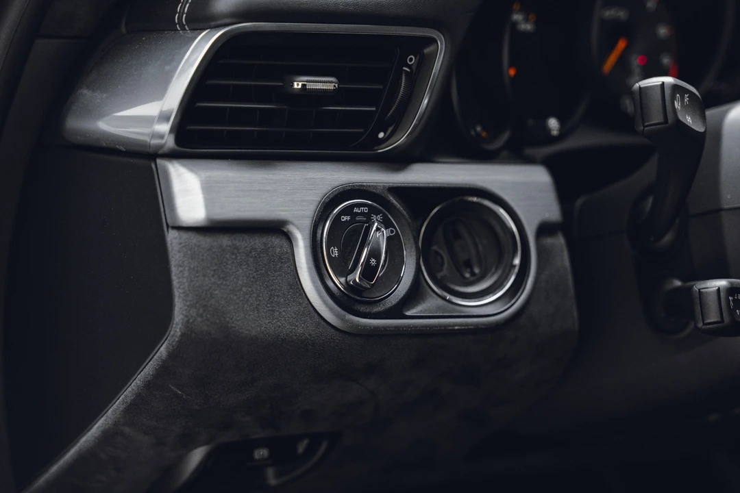 2018 Porsche 911 - Image 28 of 31