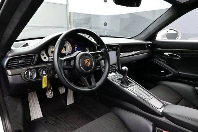2018 Porsche 991 GT3 - Image 4 of 5