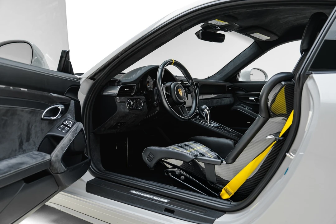 2018 Porsche 991 GT3 - Image 4 of 31