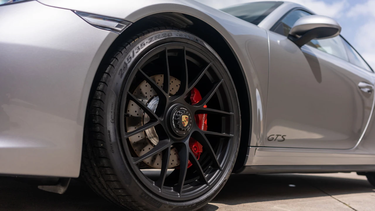 2018 Porsche 991 Carrera GTS - Image 11 of 31
