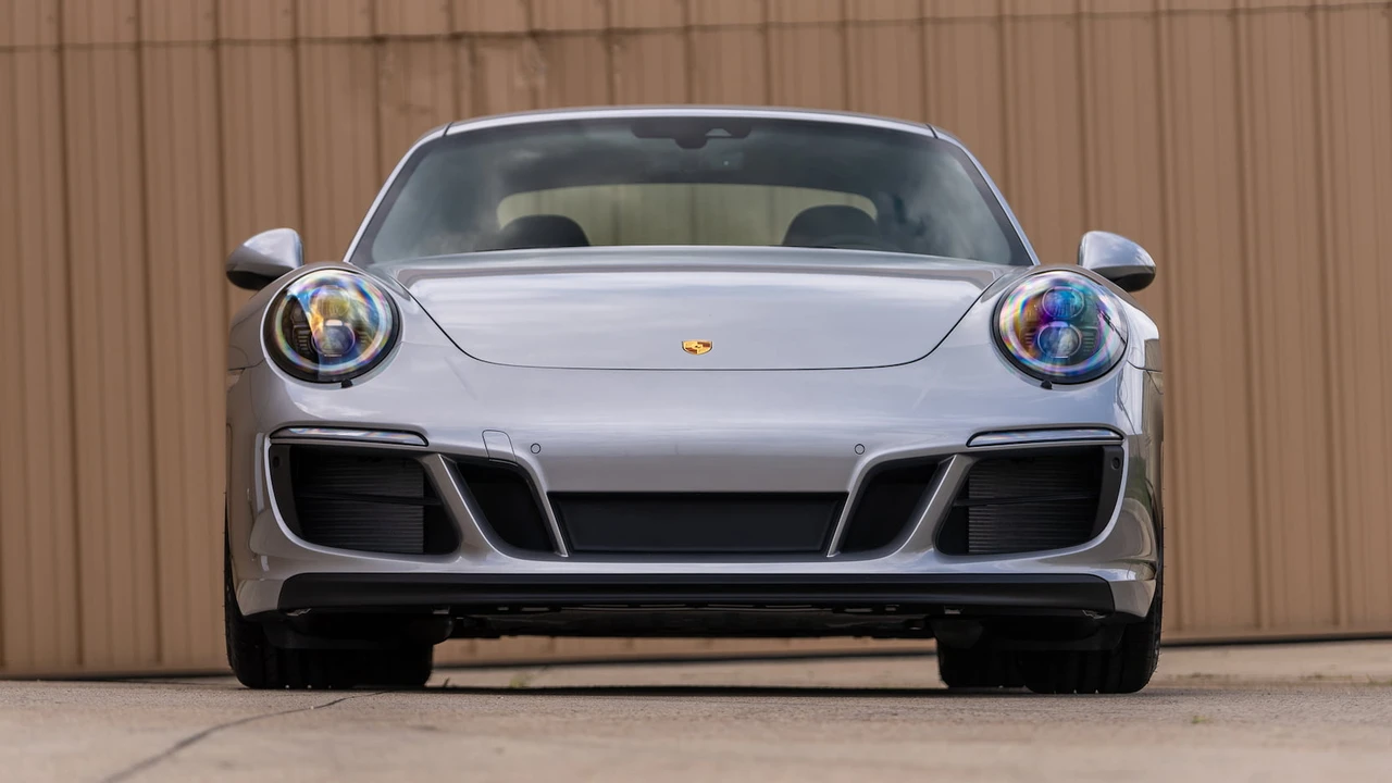 2018 Porsche 991 Carrera GTS - Image 14 of 31