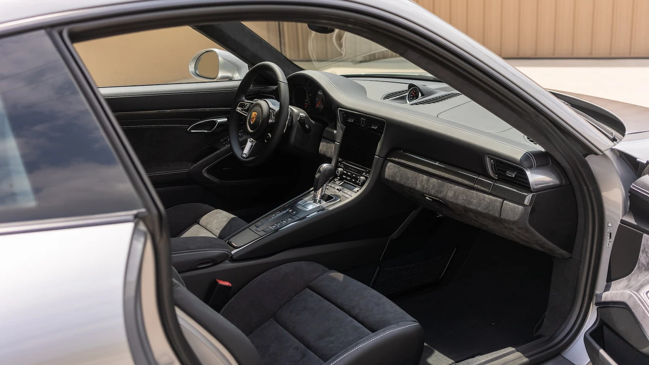 2018 Porsche 991 Carrera GTS - Image 26 of 31