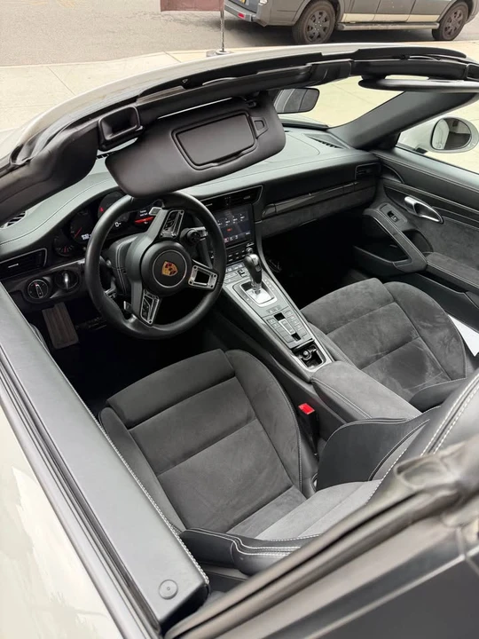 2018 Porsche 991 Carrera - Image 6 of 8