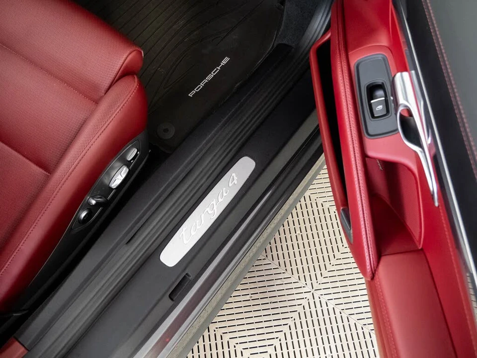2018 Porsche 991 Targa 4 & 4S - Image 18 of 31