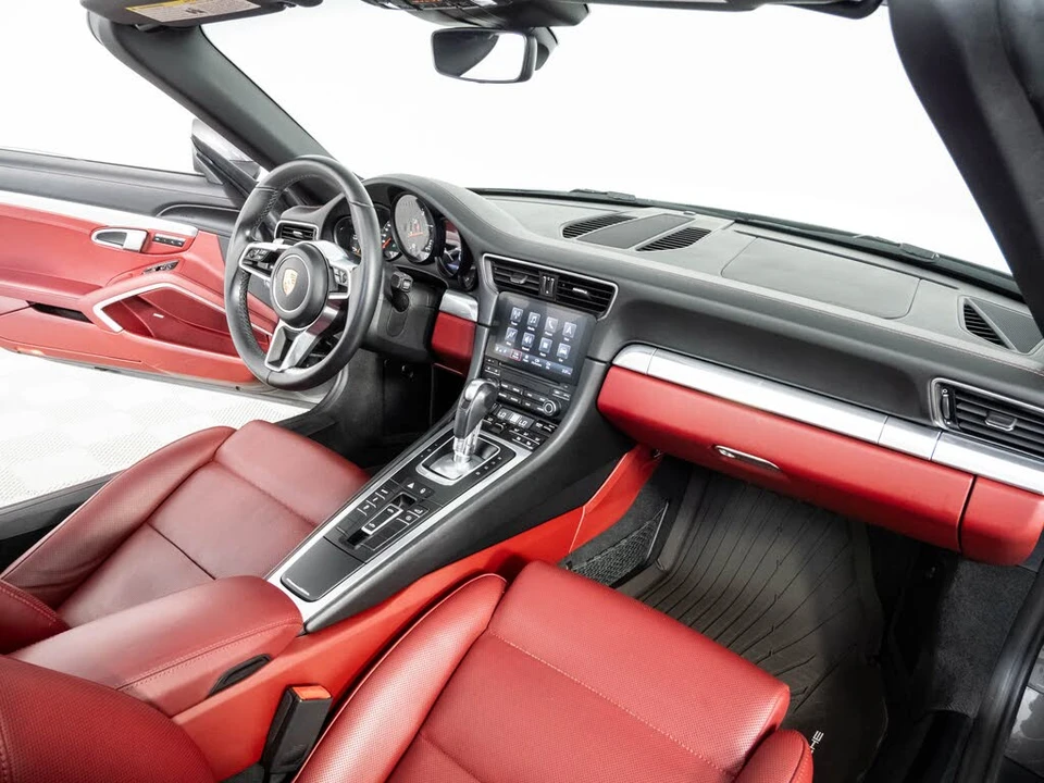 2018 Porsche 991 Targa 4 & 4S - Image 17 of 31