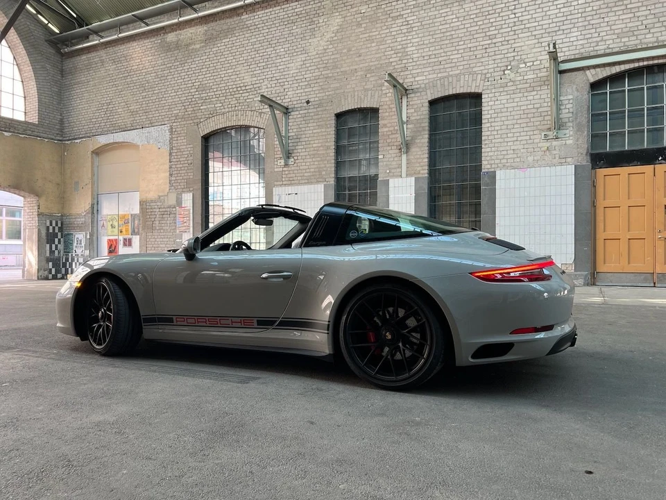 2018 Porsche 991 Targa 4 GTS - Image 11 of 24