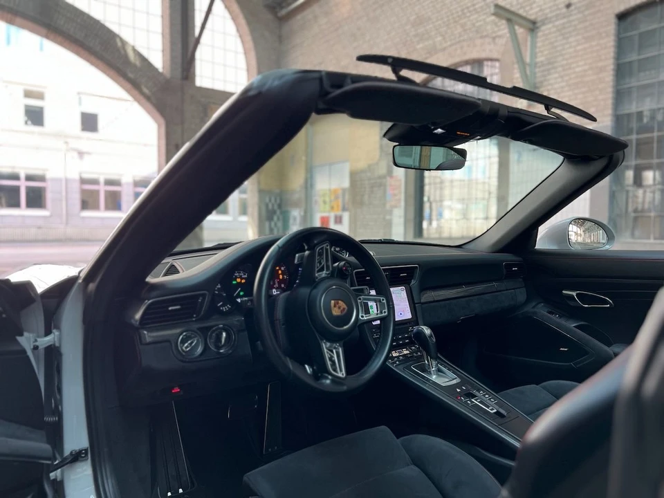 2018 Porsche 991 Targa 4 GTS - Image 17 of 24