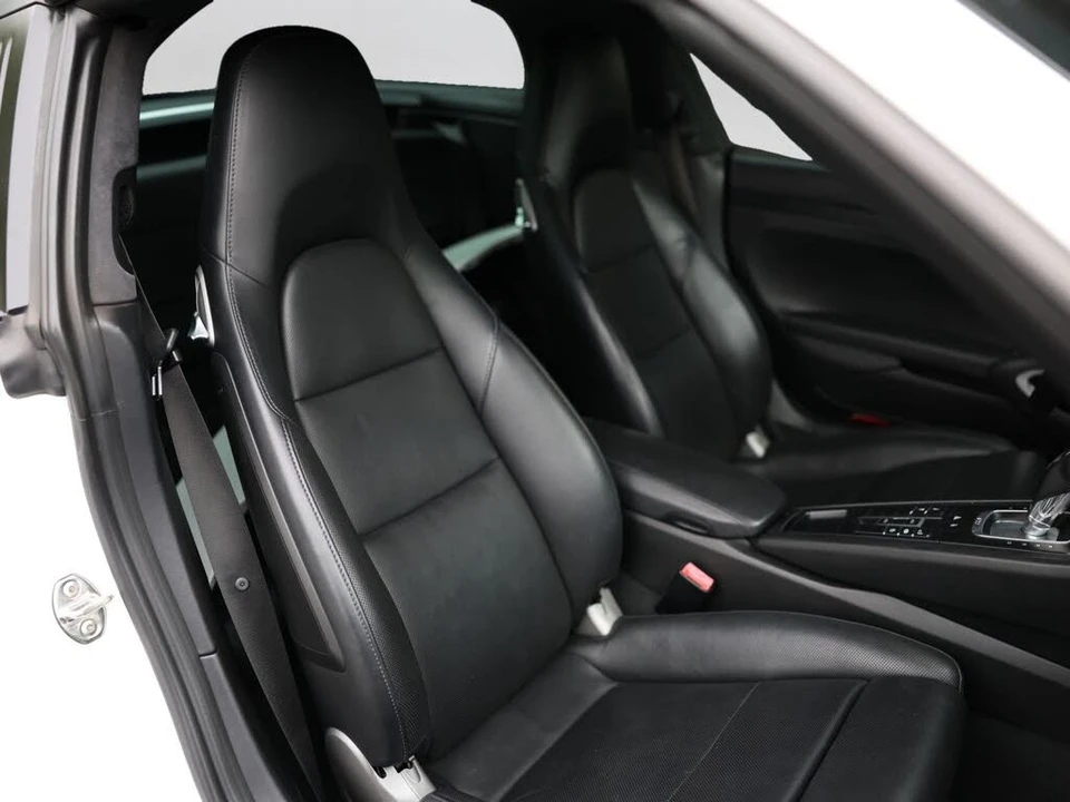 2018 Porsche 991 Targa 4 GTS - Image 16 of 31