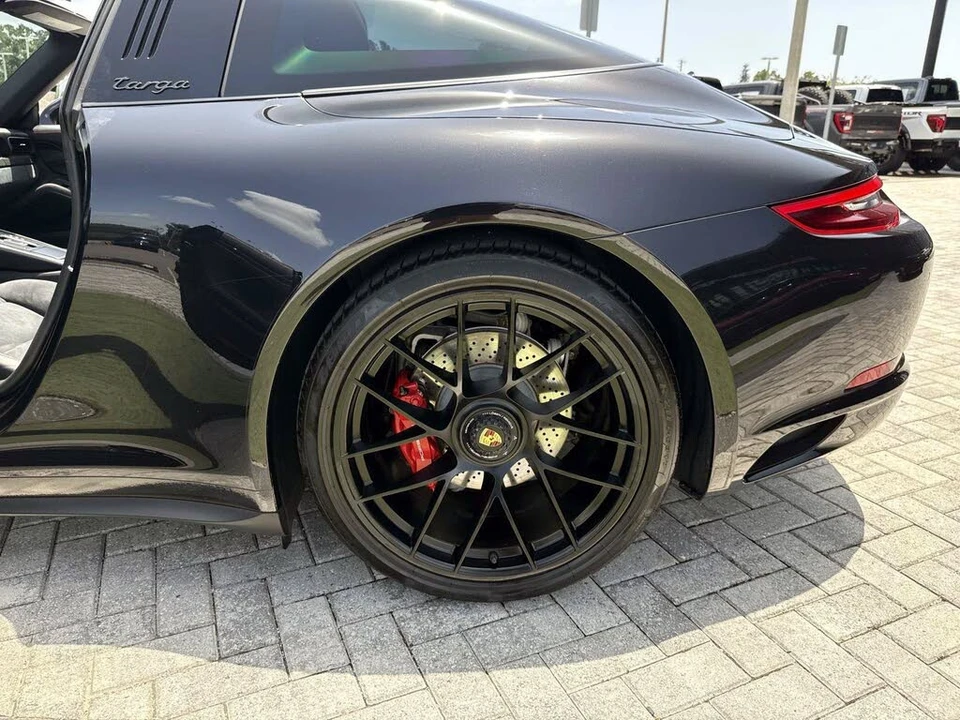 2018 Porsche 991 Targa 4 GTS - Image 10 of 30