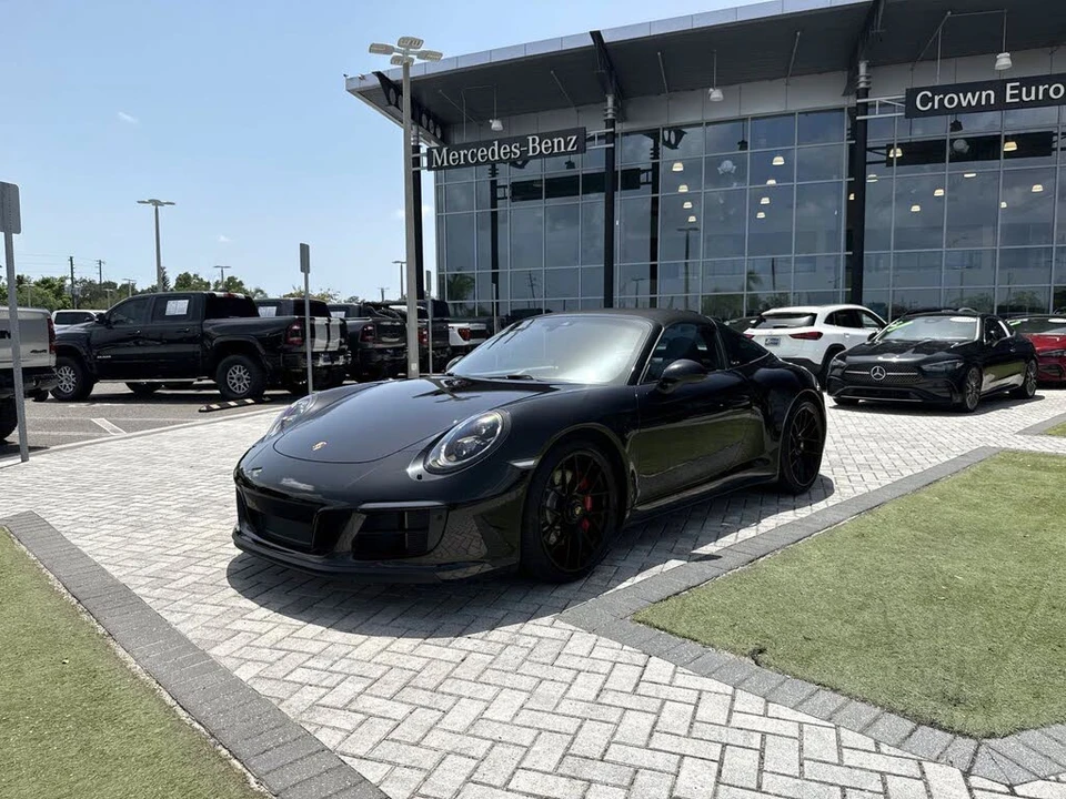 2018 Porsche 991 Targa 4 GTS - Image 11 of 30