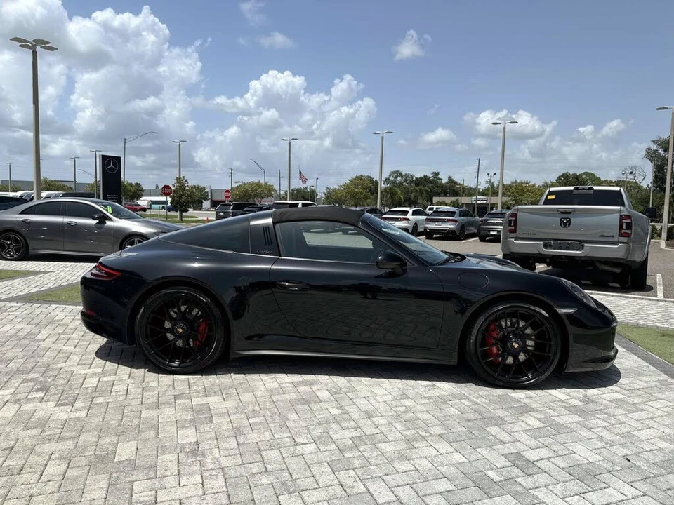 2018 Porsche 991 Targa 4 GTS - Image 15 of 30
