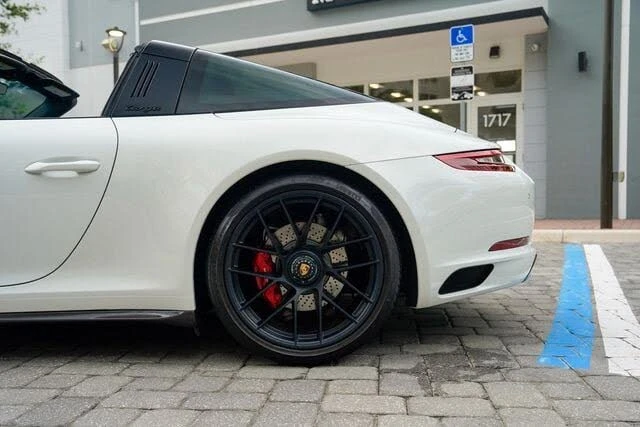 2018 Porsche 991 Targa 4 GTS - Image 16 of 31