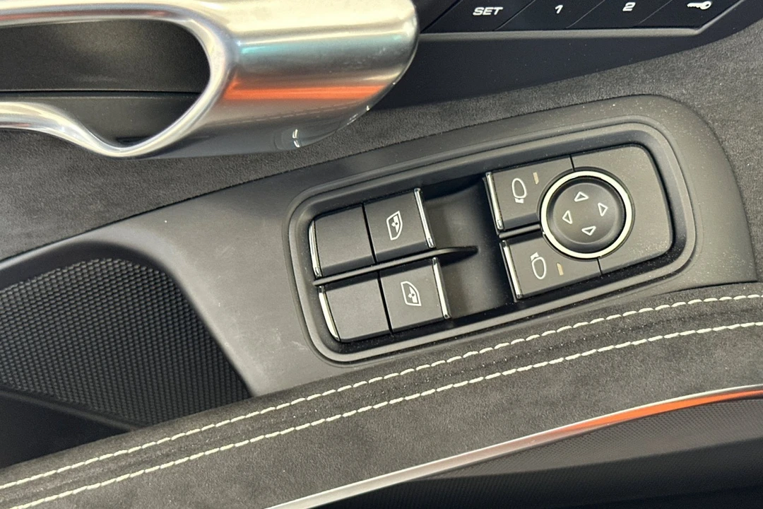 2018 Porsche 991 Targa 4 GTS - Image 14 of 21