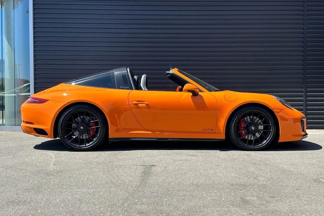 2018 Porsche 991 Targa 4 GTS - Image 9 of 21