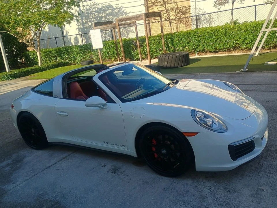 2018 Porsche 991 Targa 4 & 4S - Image 10 of 12