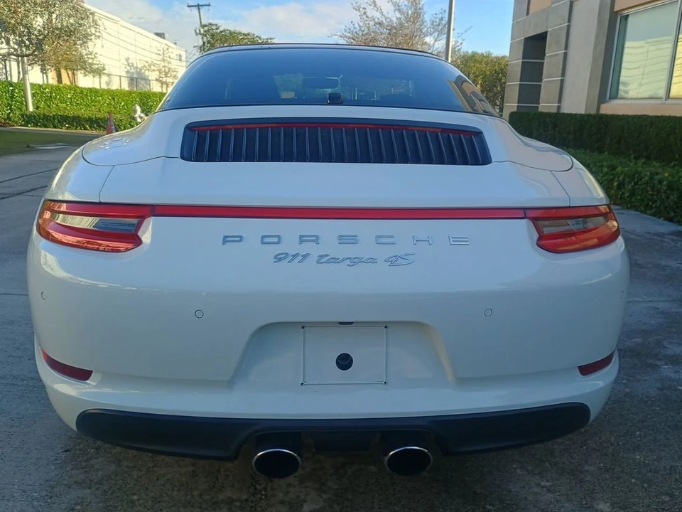 2018 Porsche 991 Targa 4 & 4S - Image 6 of 12
