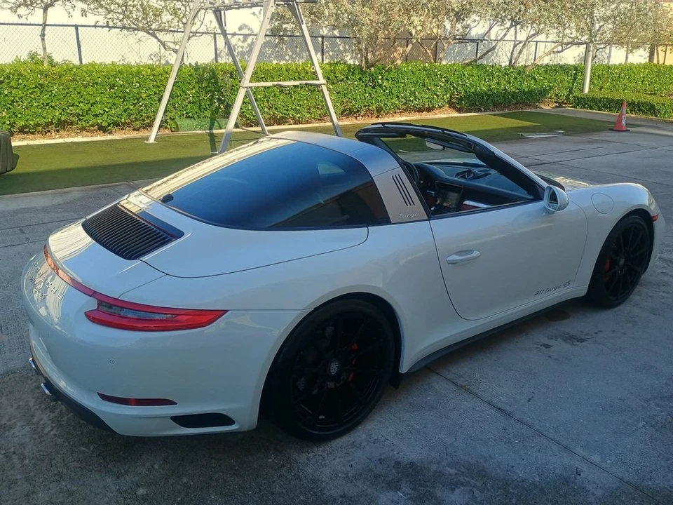 2018 Porsche 991 Targa 4 & 4S - Image 8 of 12