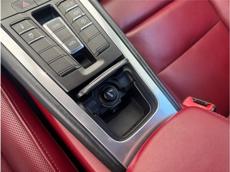 2018 Porsche 991 Targa 4 & 4S - Image 28 of 31