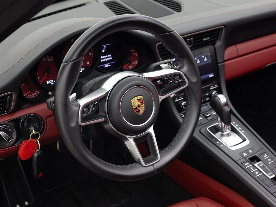 2018 Porsche 991 Targa 4 & 4S - Image 19 of 31