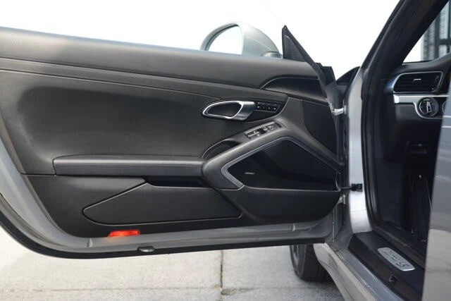 2018 Porsche 991 Targa 4 & 4S - Image 13 of 31