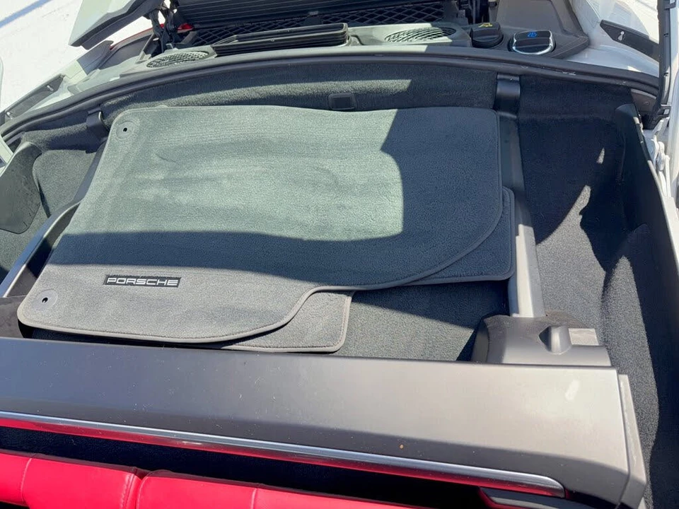 2018 Porsche 991 Targa 4 & 4S - Image 28 of 31