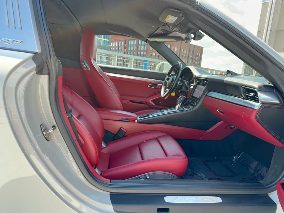 2018 Porsche 991 Targa 4 & 4S - Image 29 of 31