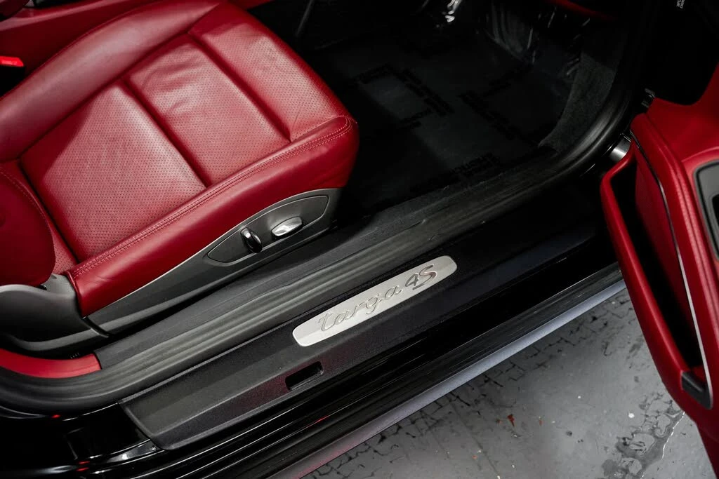 2018 Porsche 991 Targa 4 & 4S - Image 26 of 31