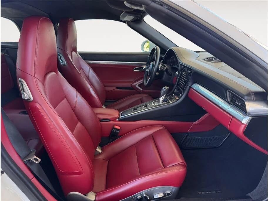 2018 Porsche 991 Targa 4 & 4S - Image 15 of 31