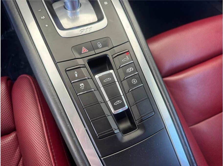 2018 Porsche 991 Targa 4 & 4S - Image 27 of 31