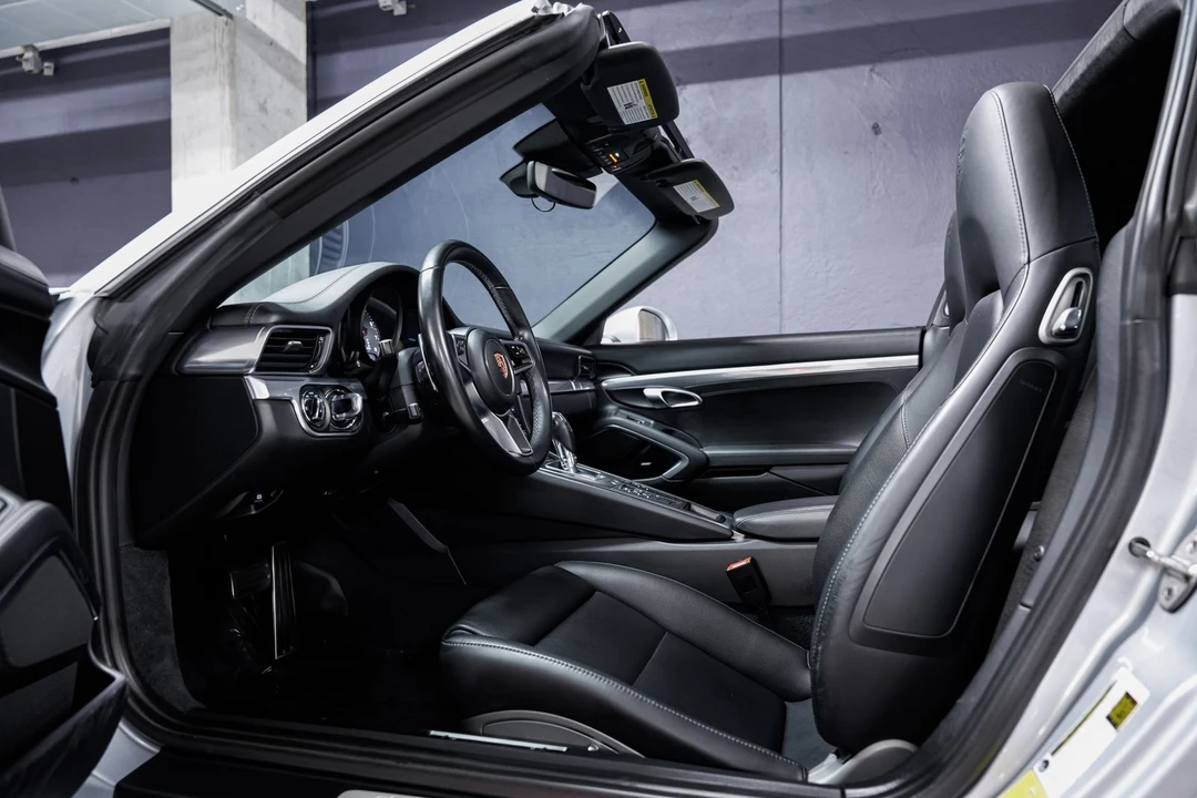 2018 Porsche 991 Targa 4 & 4S - Image 19 of 31