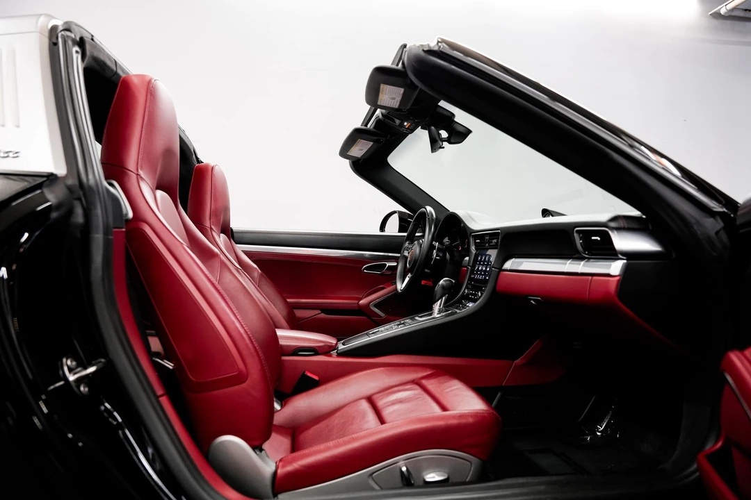 2018 Porsche 991 Targa 4 & 4S - Image 28 of 31