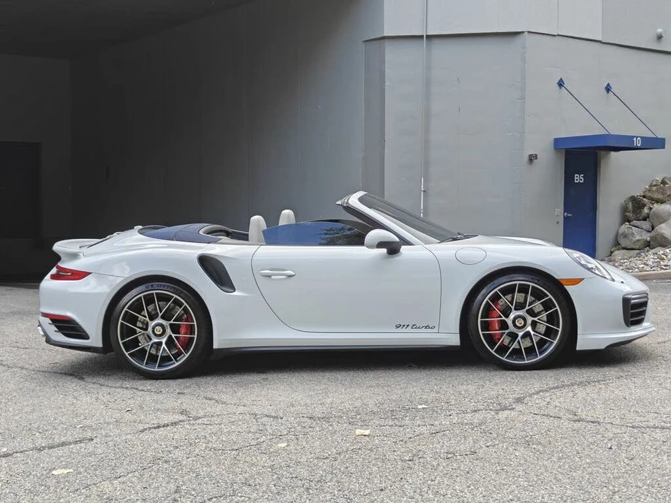 2018 Porsche 991 Turbo - Image 2 of 31
