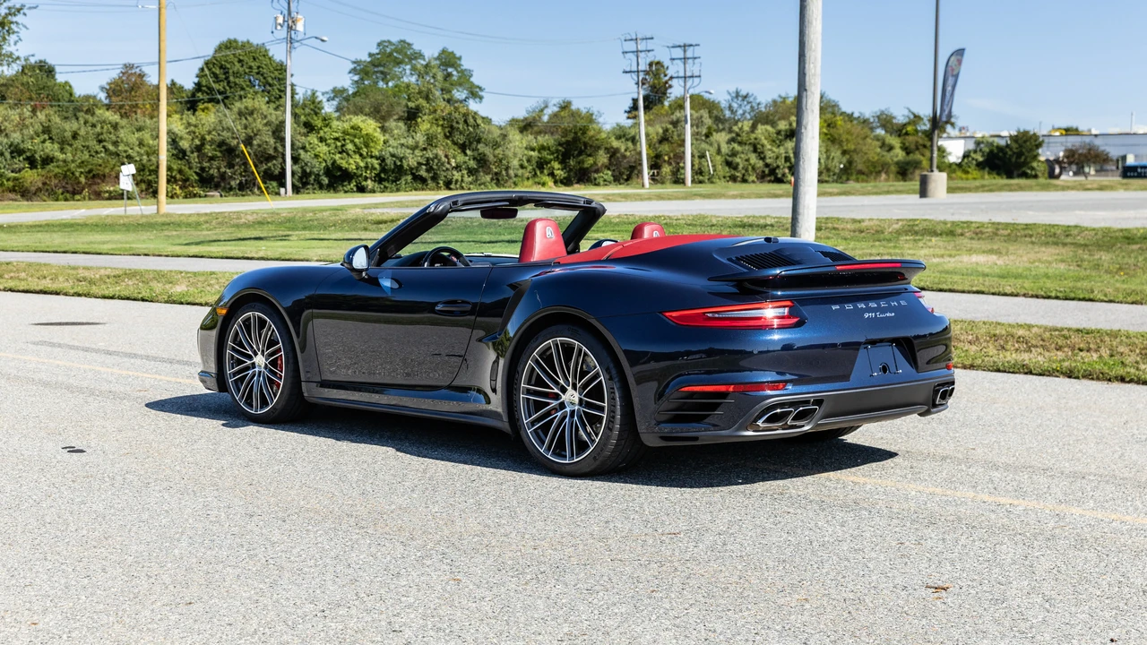 2018 Porsche 991 Turbo - Image 16 of 31