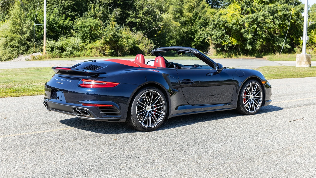 2018 Porsche 991 Turbo - Image 14 of 31
