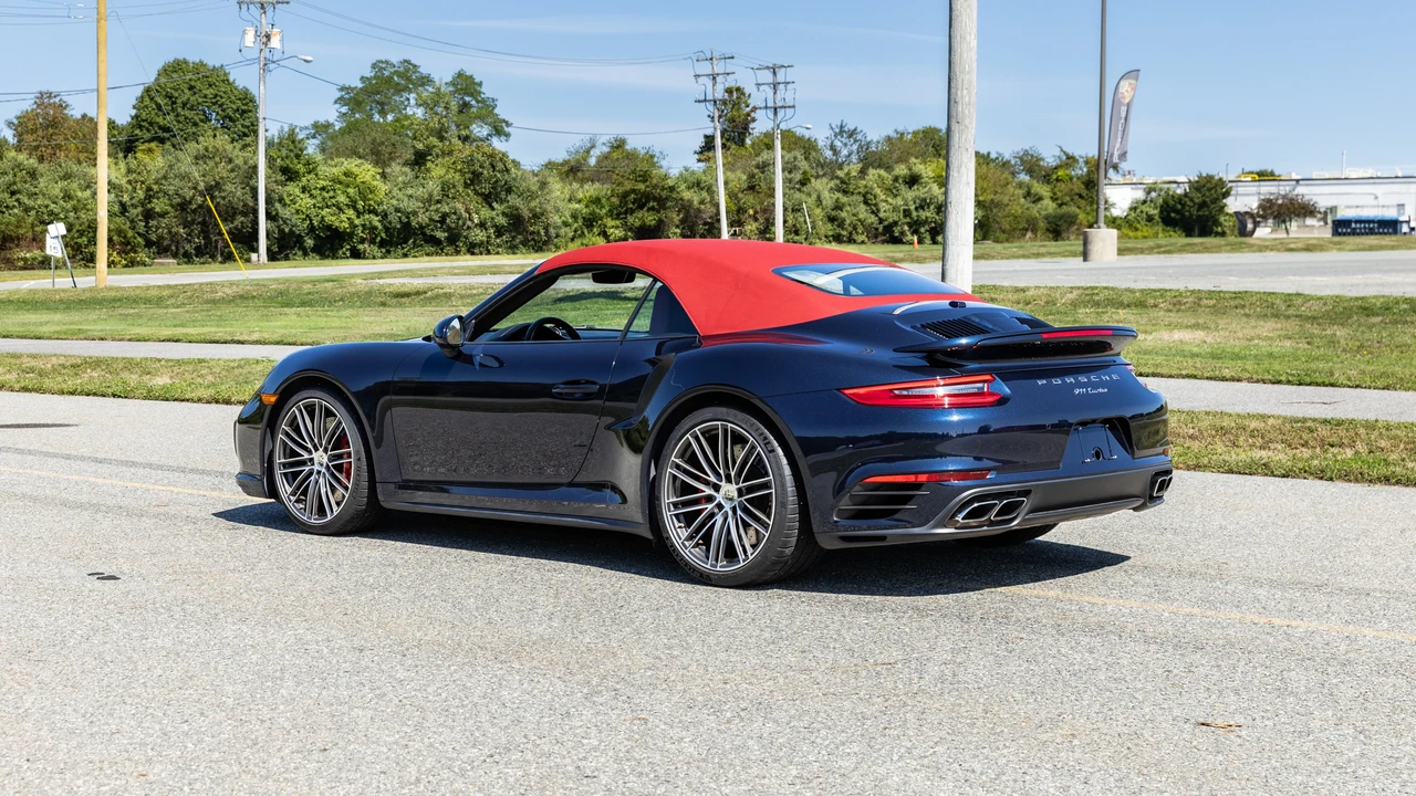 2018 Porsche 991 Turbo - Image 8 of 31