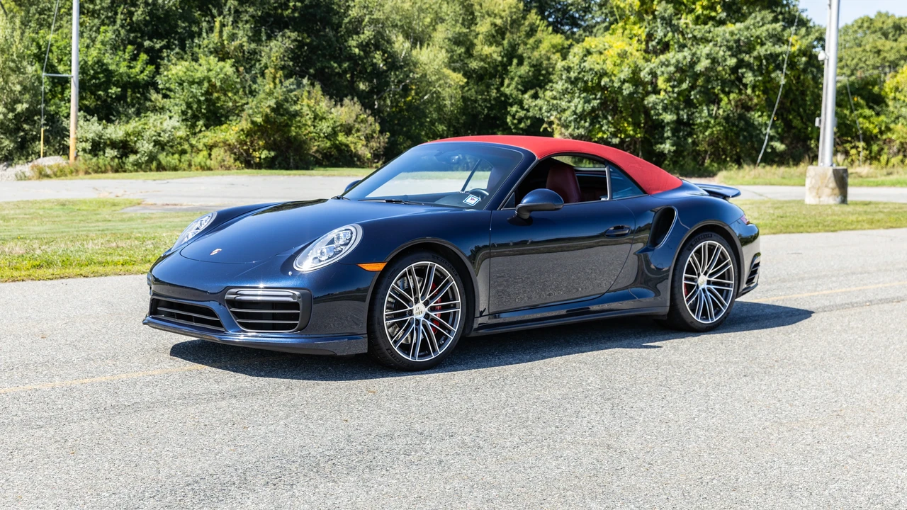 2018 Porsche 991 Turbo - Image 2 of 31