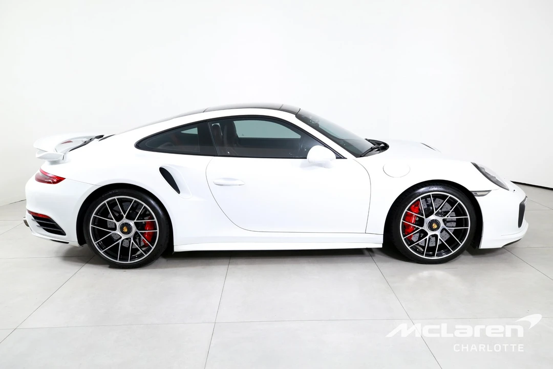 2018 Porsche - Image 9 of 31