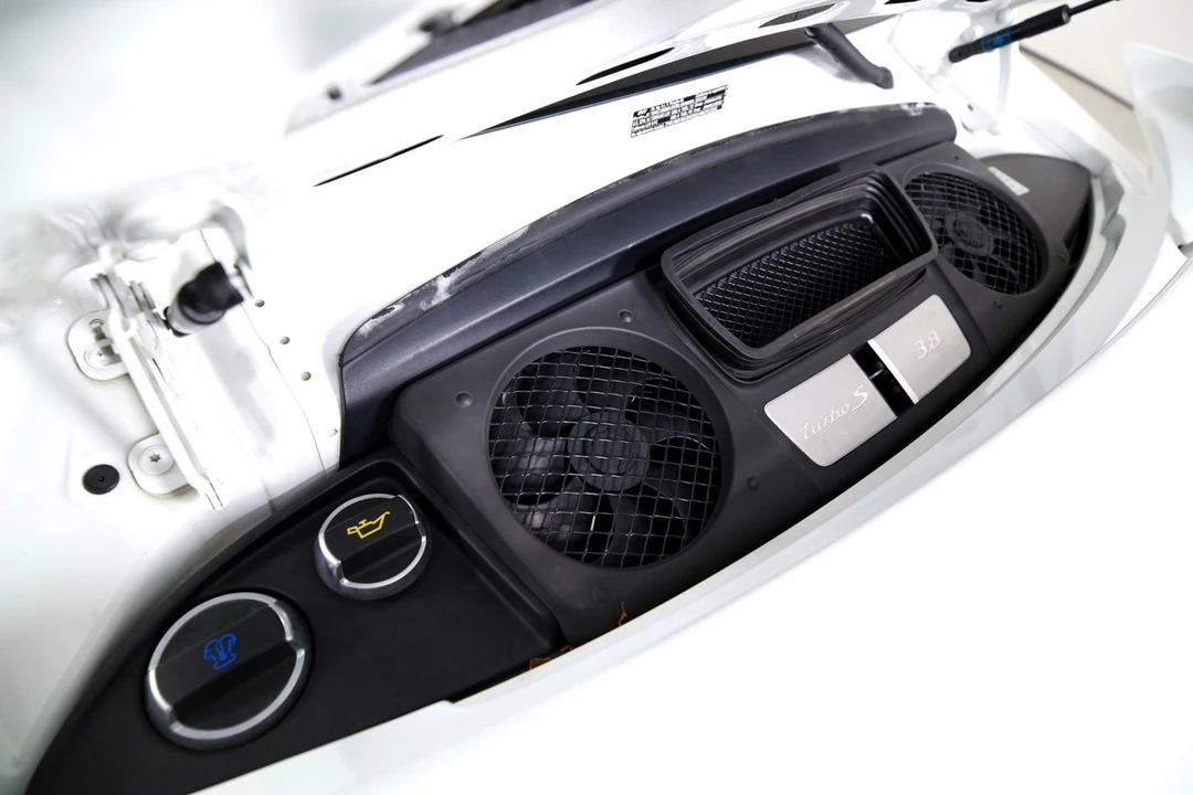 2018 Porsche - Image 27 of 31
