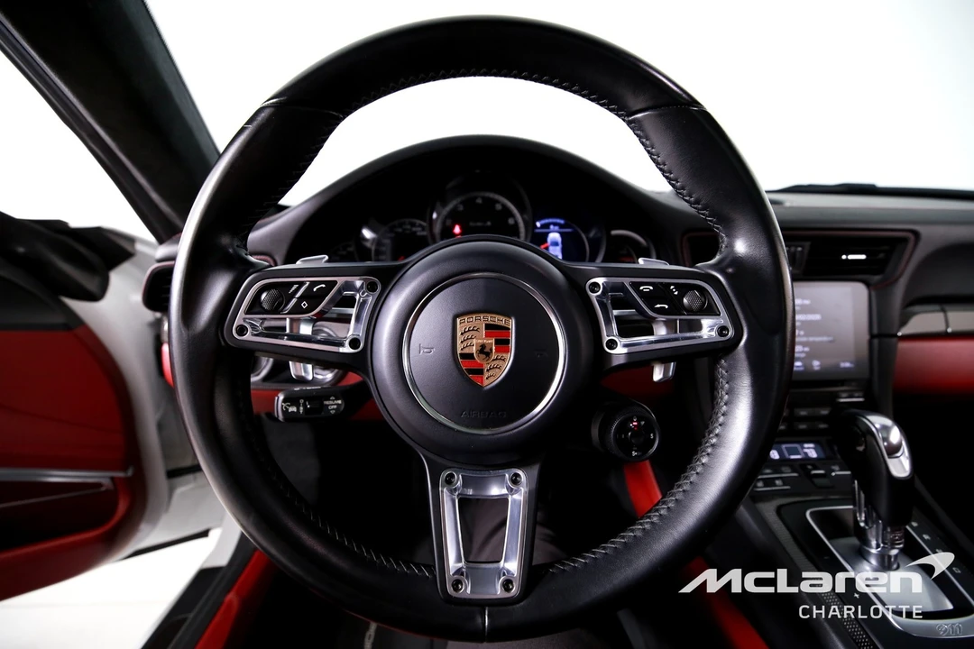 2018 Porsche - Image 14 of 31