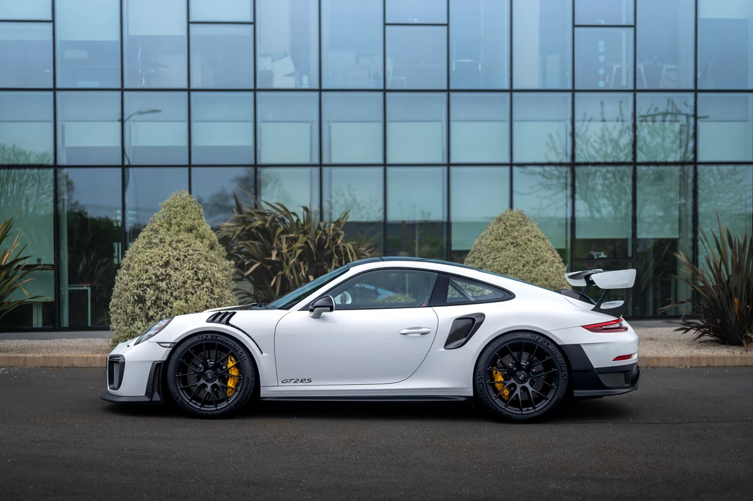 2018 Porsche 991 GT2 RS - Image 10 of 31