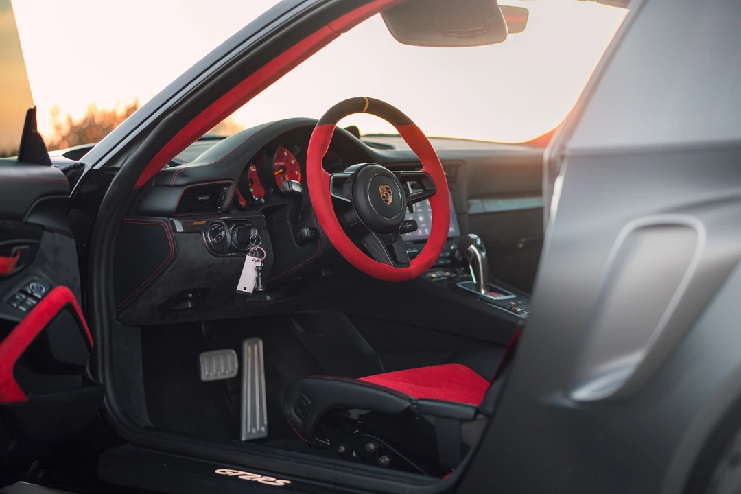 2018 Porsche 991 GT2 RS - Image 5 of 31