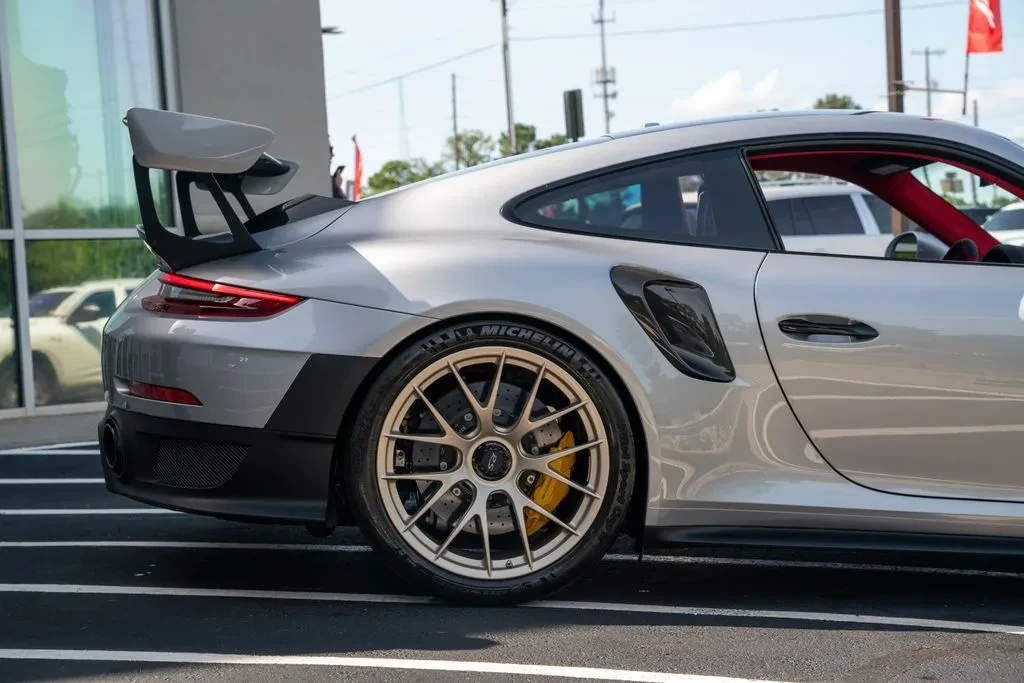 2018 Porsche 911 - Image 15 of 31