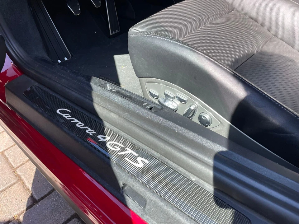 2018 Porsche 991 Carrera GTS - Image 9 of 16