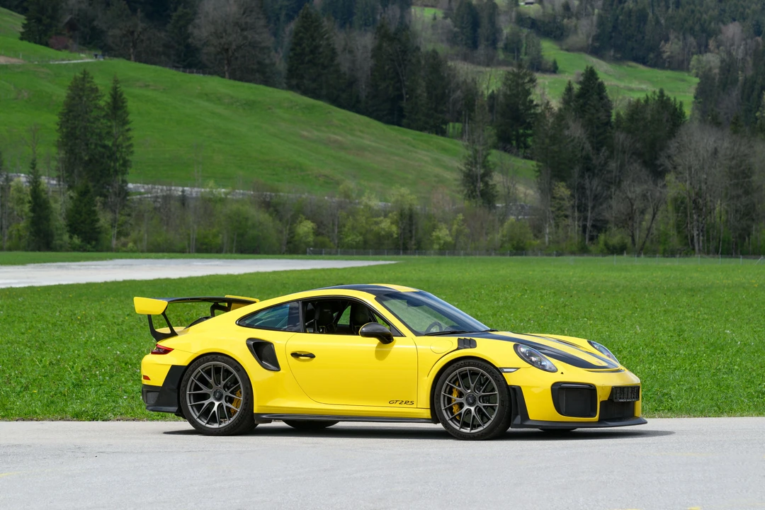 2018 Porsche 991 GT2 RS - Image 5 of 31