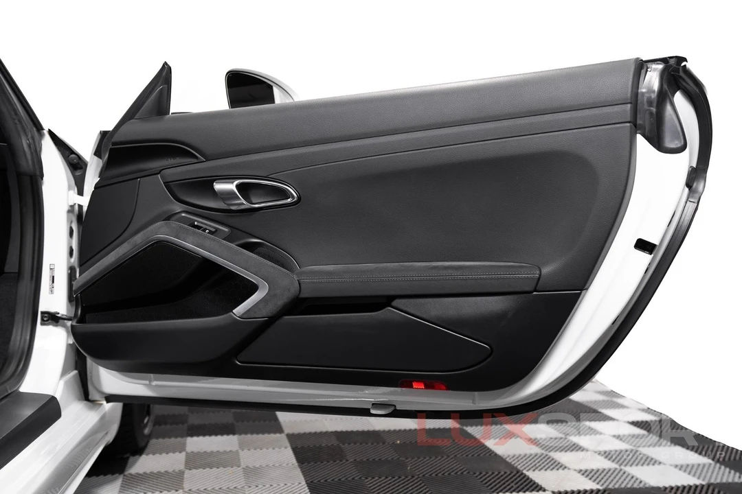 2018 Porsche 718 Boxster GTS - Image 18 of 31