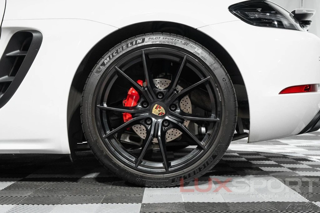 2018 Porsche 718 Boxster GTS - Image 7 of 24