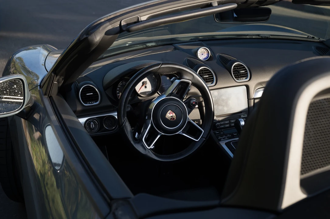 2018 Porsche 718 Boxster S - Image 4 of 15