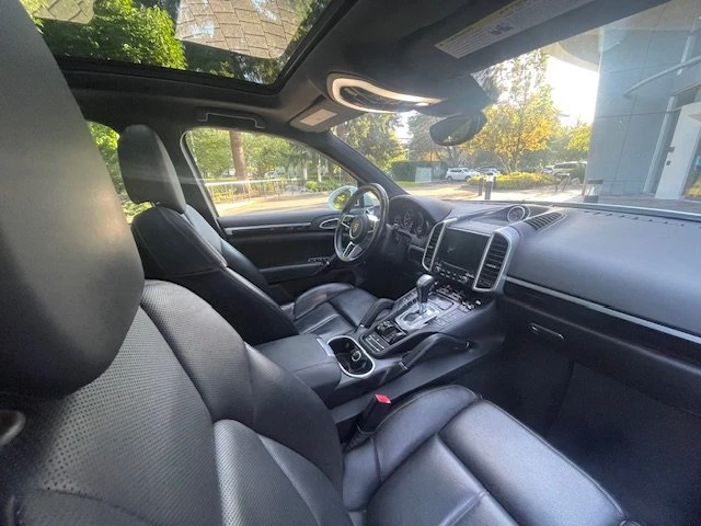 2018 Porsche 958 Cayenne - Image 10 of 14