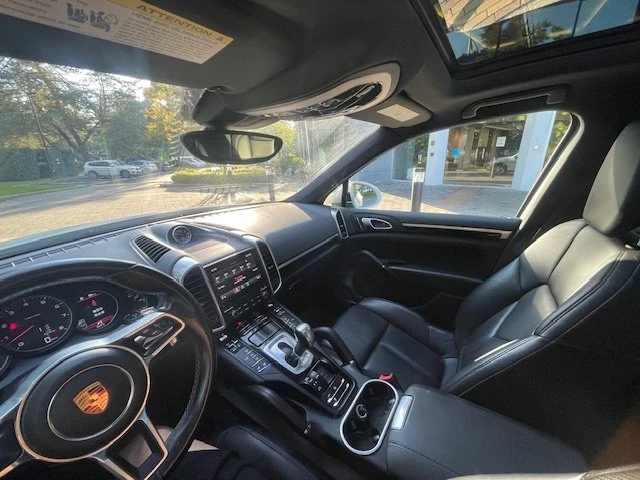 2018 Porsche 958 Cayenne - Image 8 of 14