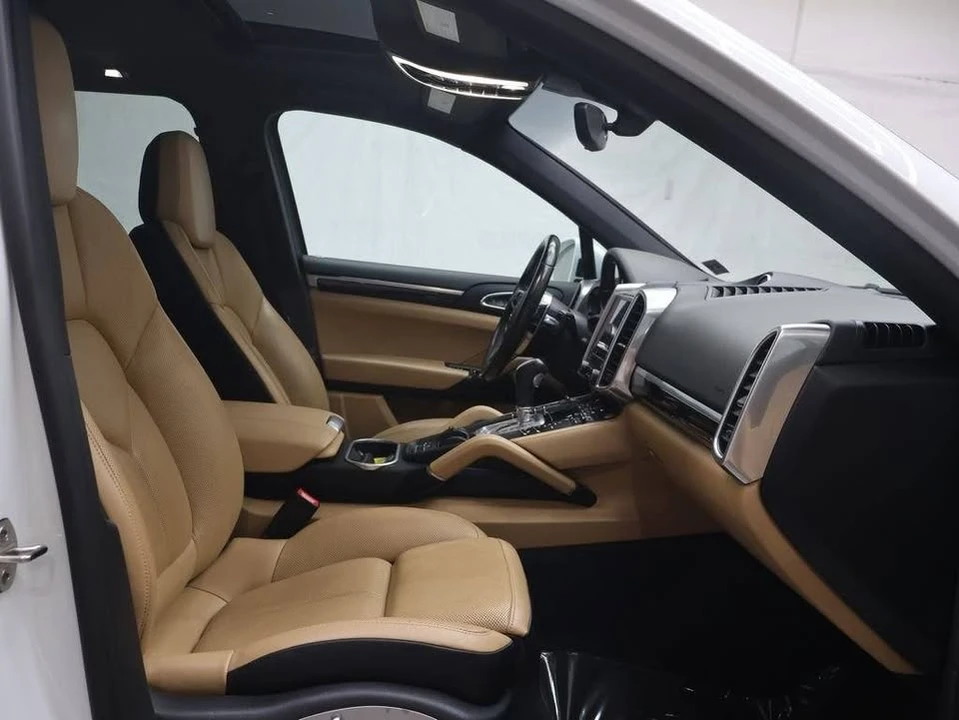 2018 Porsche 958 Cayenne - Image 8 of 19